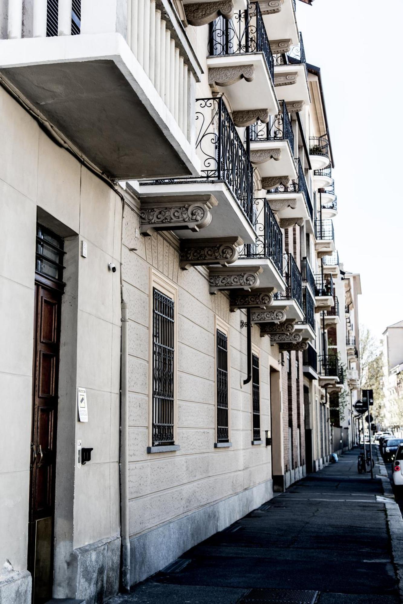 Guest House Turin Metro Young Exterior photo